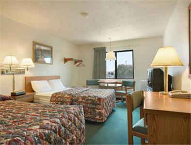 Отель Super 8 Wichita East Kellogg Номер фото